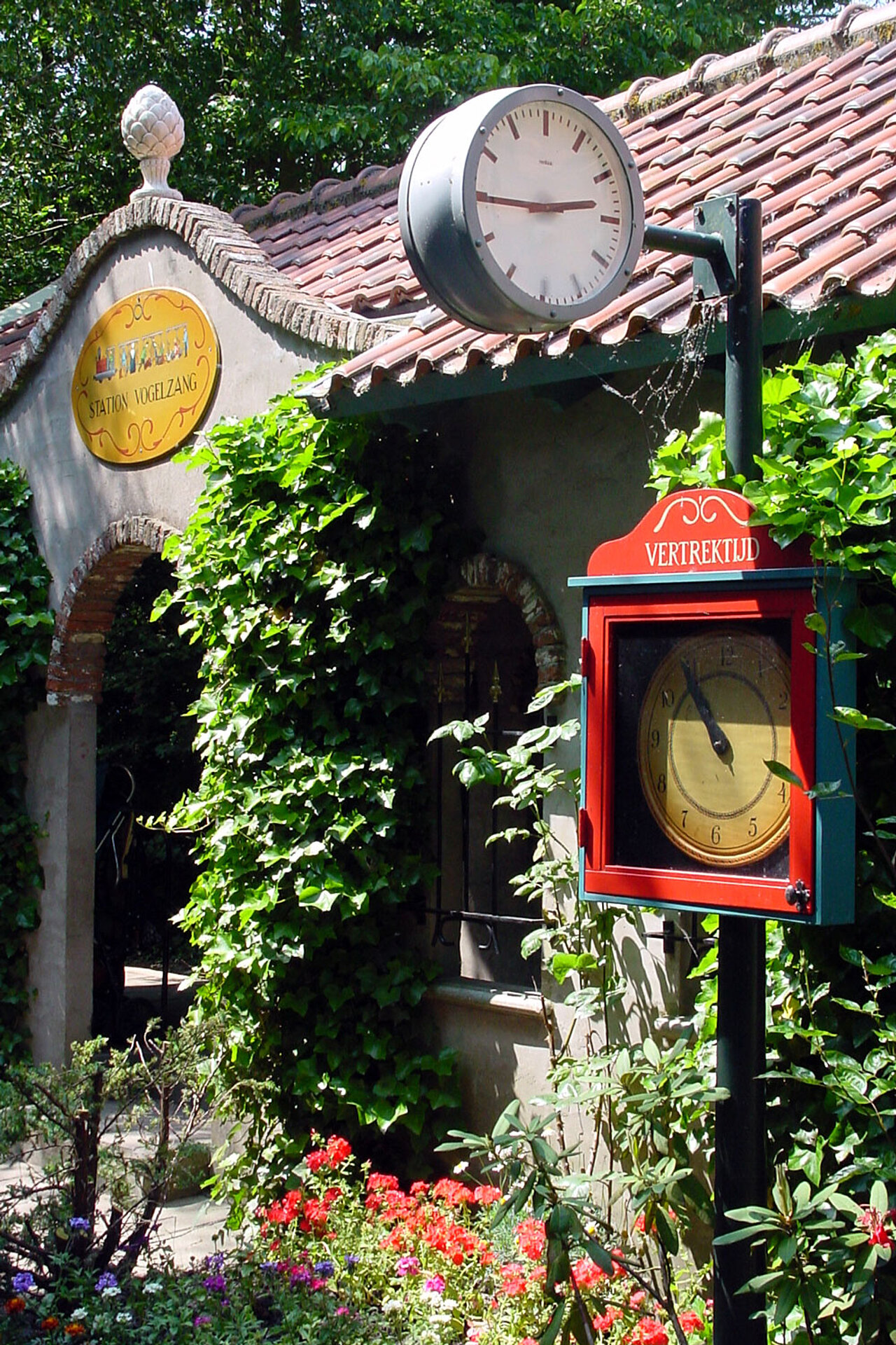 De klok verteld de vertrektijd