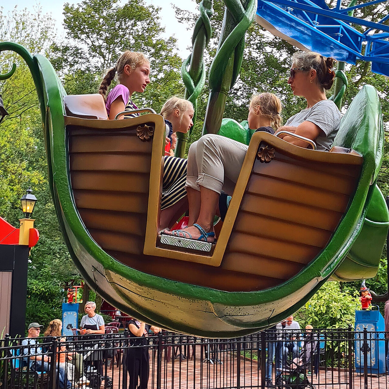 Vlieg door de lucht in een peuleschil
