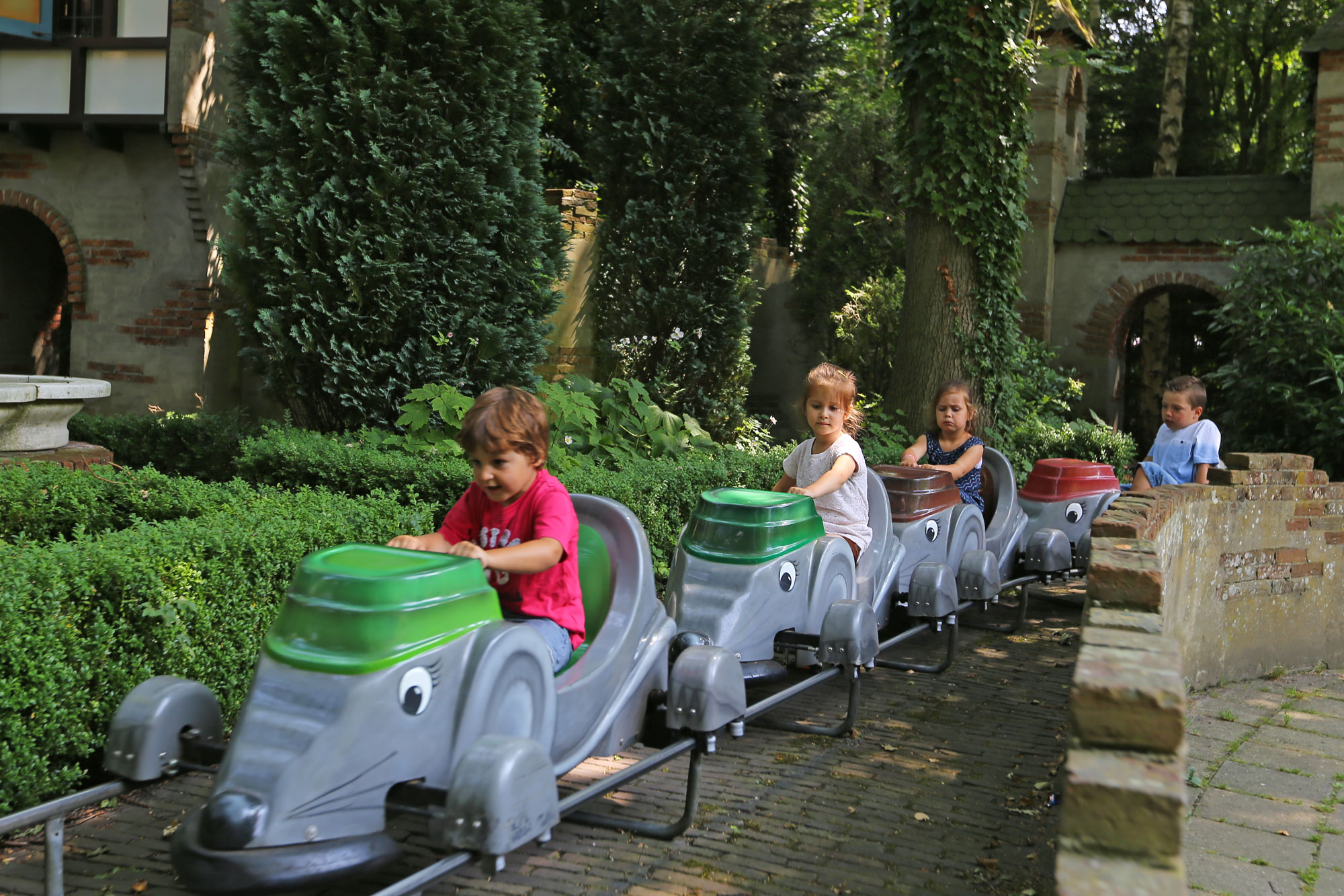 Rijden in een traprat over het dorpsplein